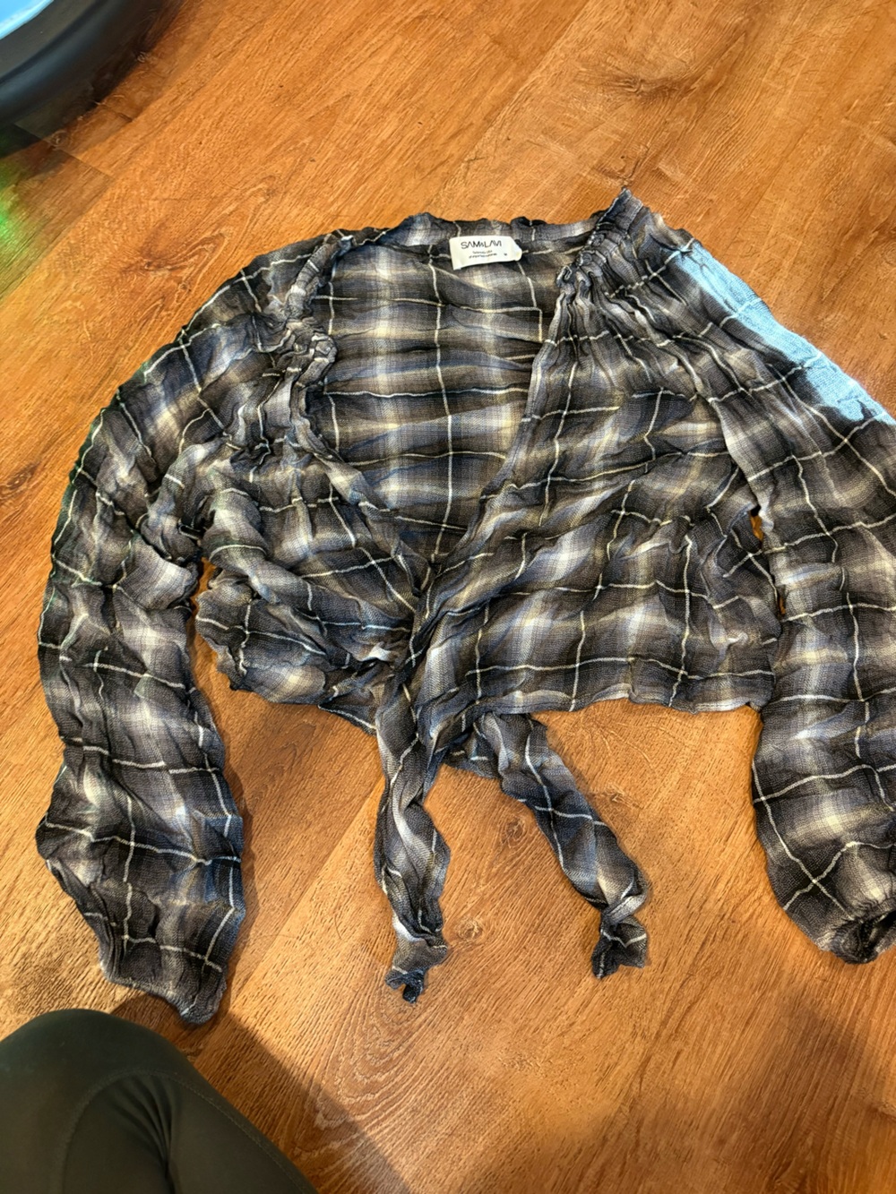 Lightweight Plaid cardigan in Black and Gray
